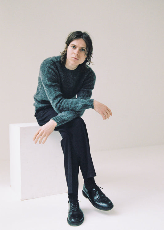 The Enduring Appeal of British Style: How to Wear Knitwear the Smart-Casual Way